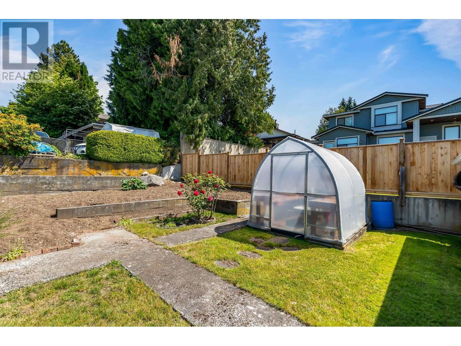 7988 SUSSEX AVENUE Image 32