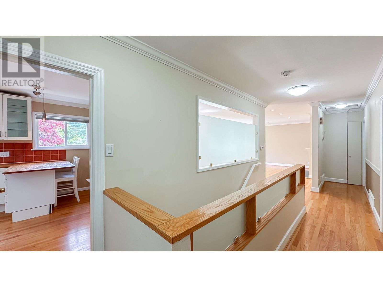 2704 KILMARNOCK CRESCENT Image 12