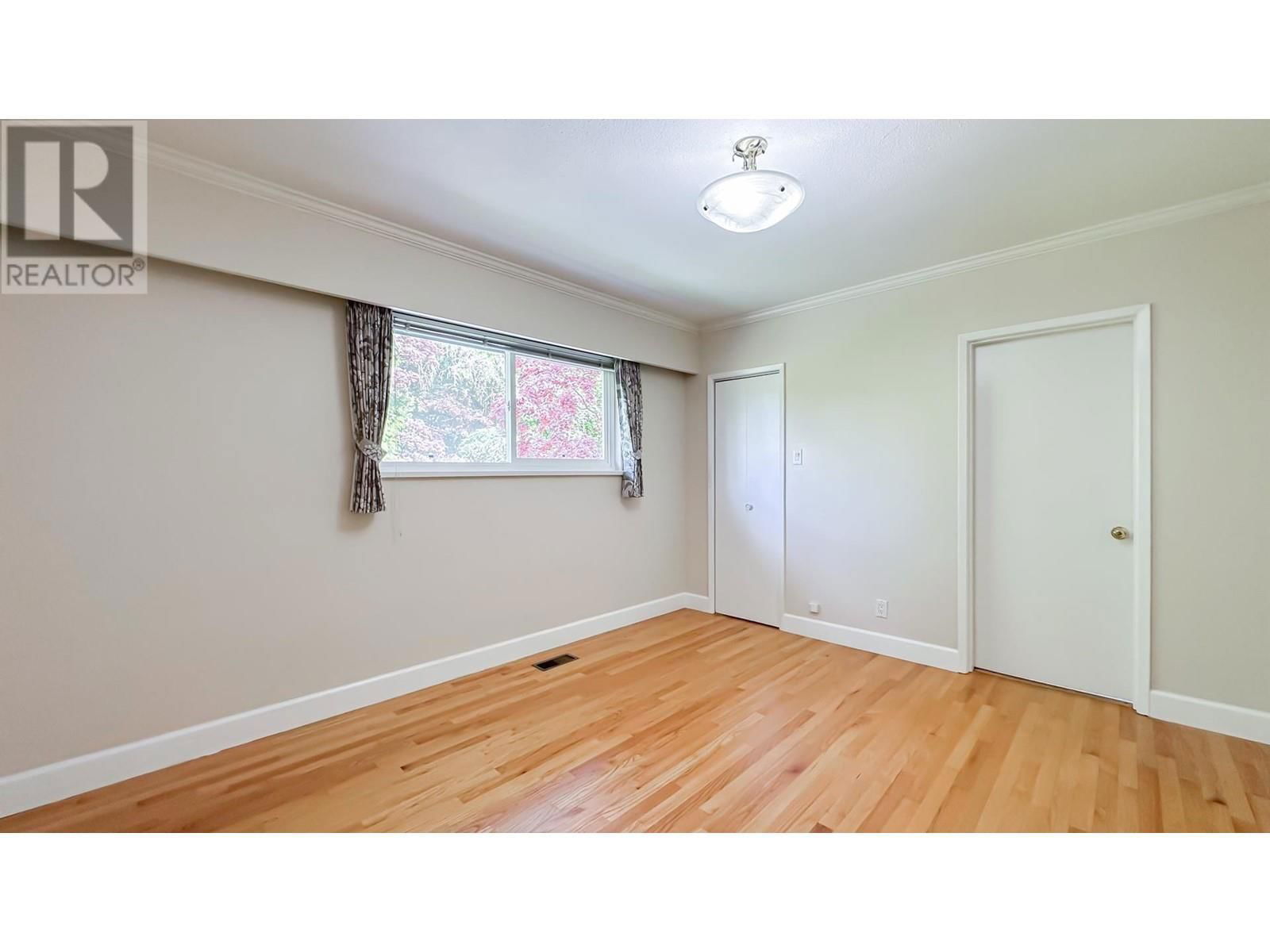 2704 KILMARNOCK CRESCENT Image 14
