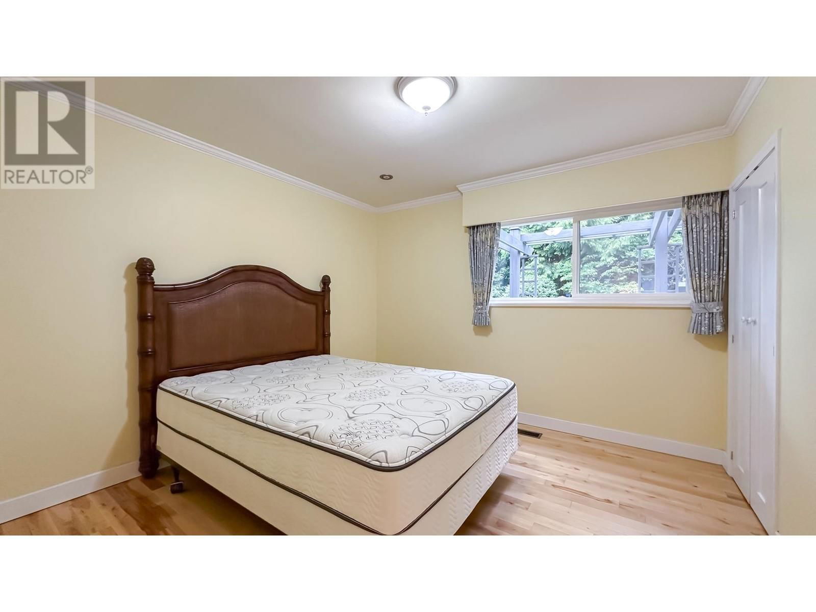 2704 KILMARNOCK CRESCENT Image 29