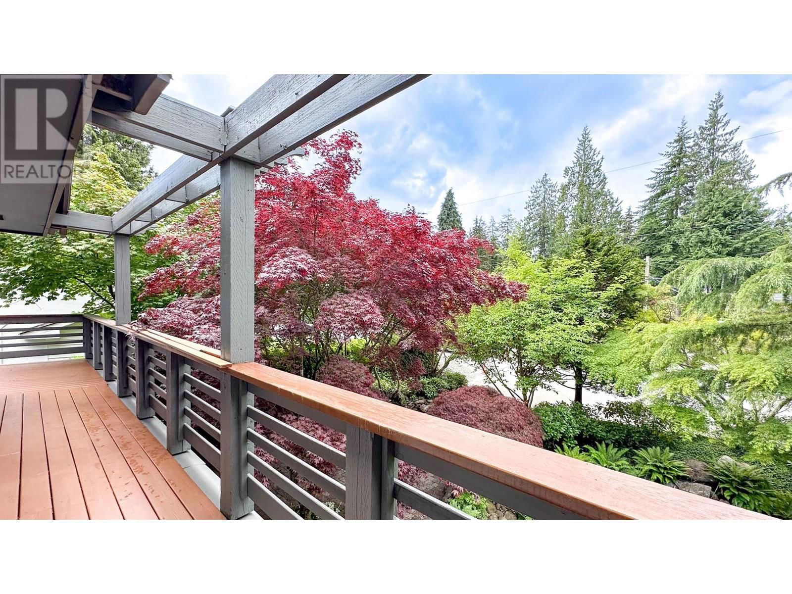 2704 KILMARNOCK CRESCENT Image 33