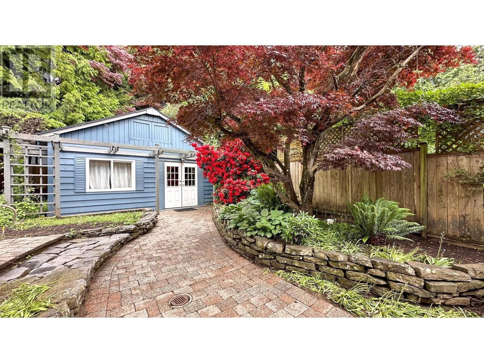 2704 KILMARNOCK CRESCENT Image 37