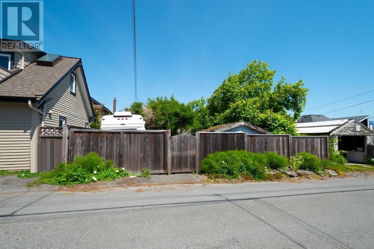 2856 TRINITY STREET Image 10