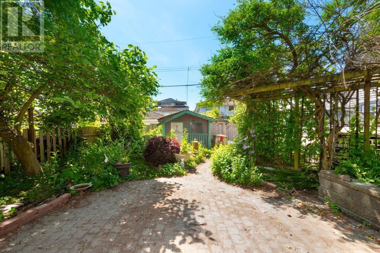 2856 TRINITY STREET Image 8