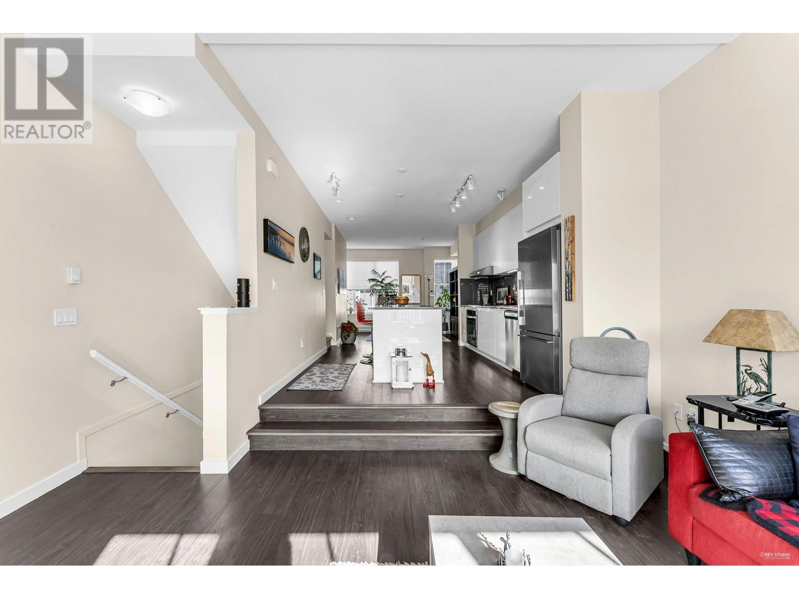 78 - 5550 ADMIRAL WAY Image 13