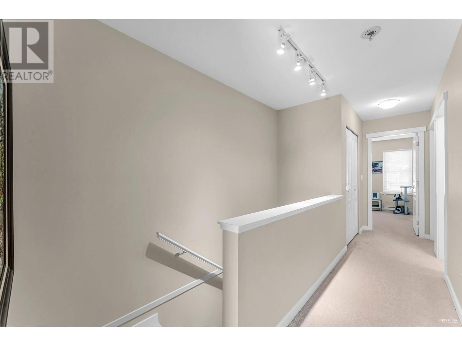 78 - 5550 ADMIRAL WAY Image 25