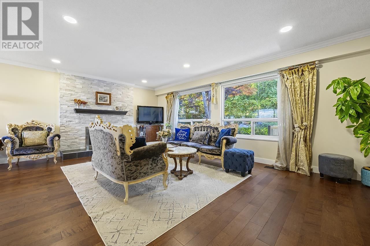 317 HICKEY DRIVE Image 12
