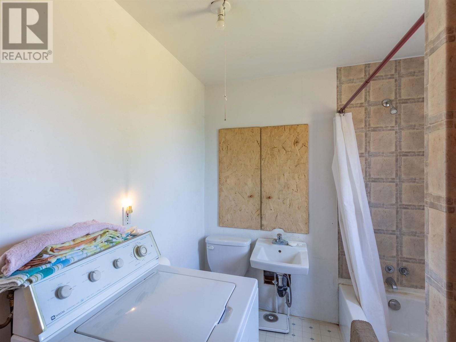 11230 SPRUCE ROAD Image 19