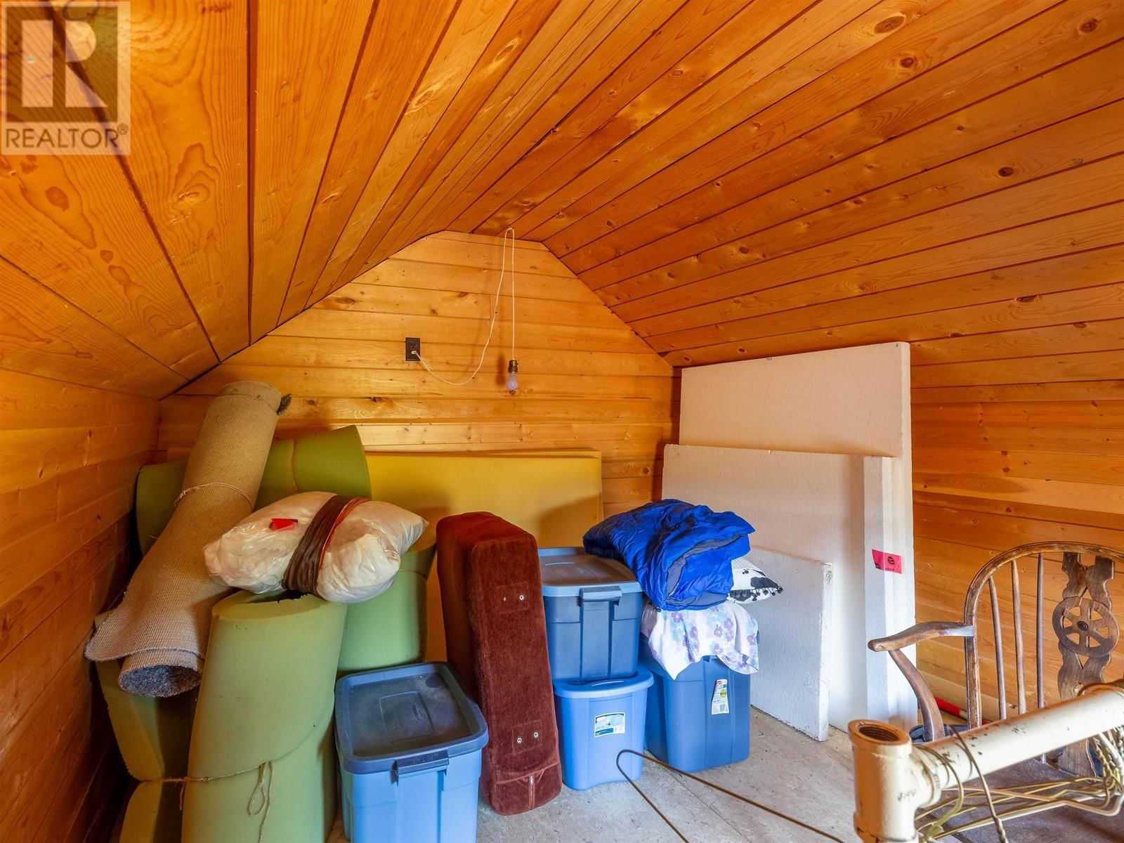 11230 SPRUCE ROAD Image 32