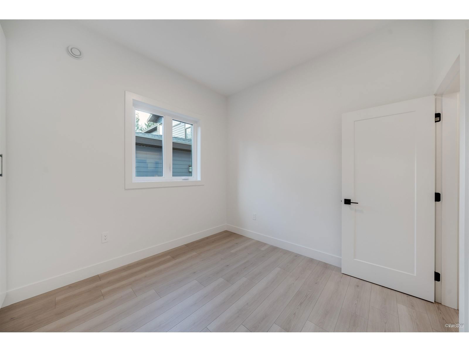 6366 193B Image 34