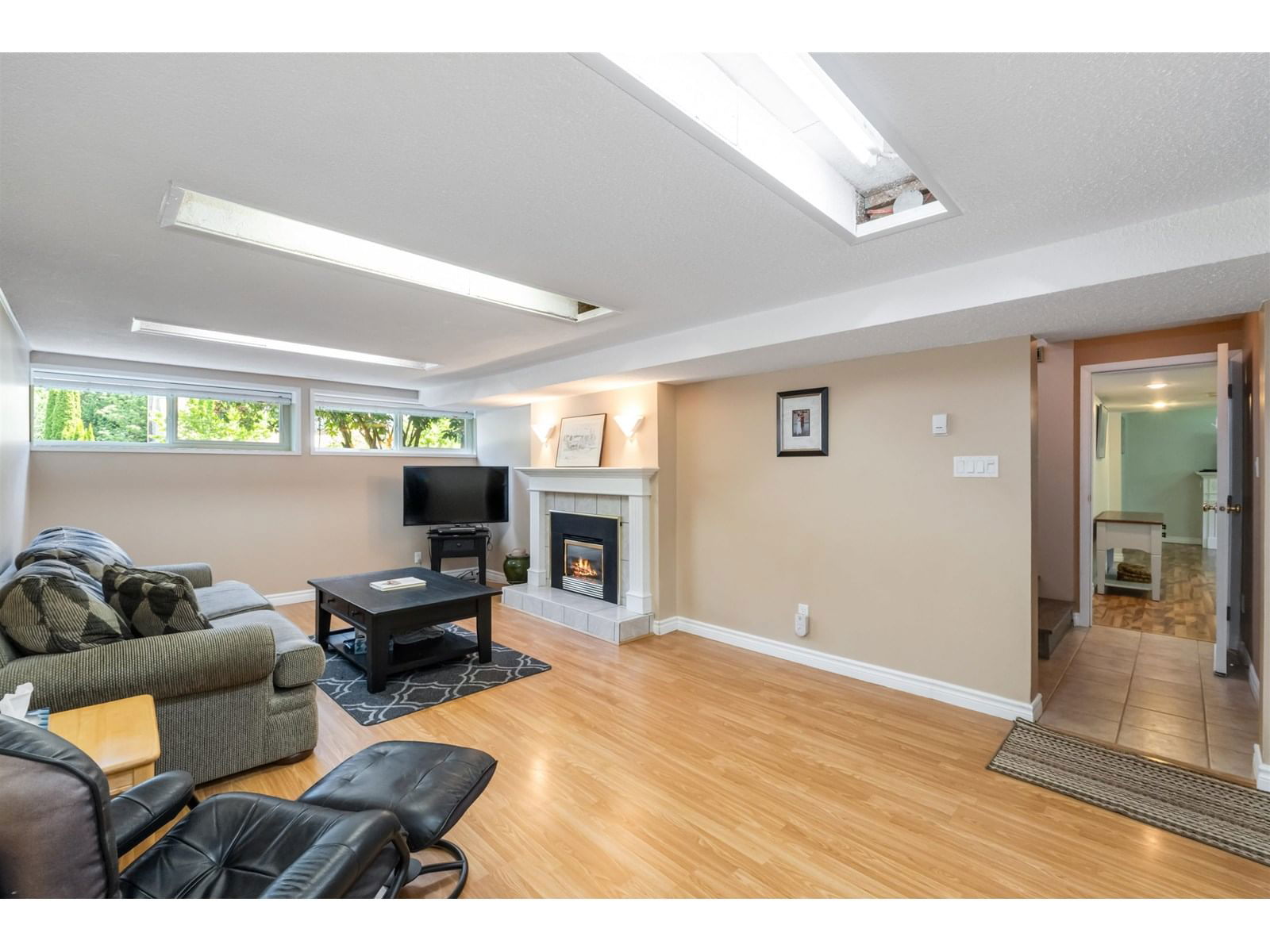 4229 196B Image 28