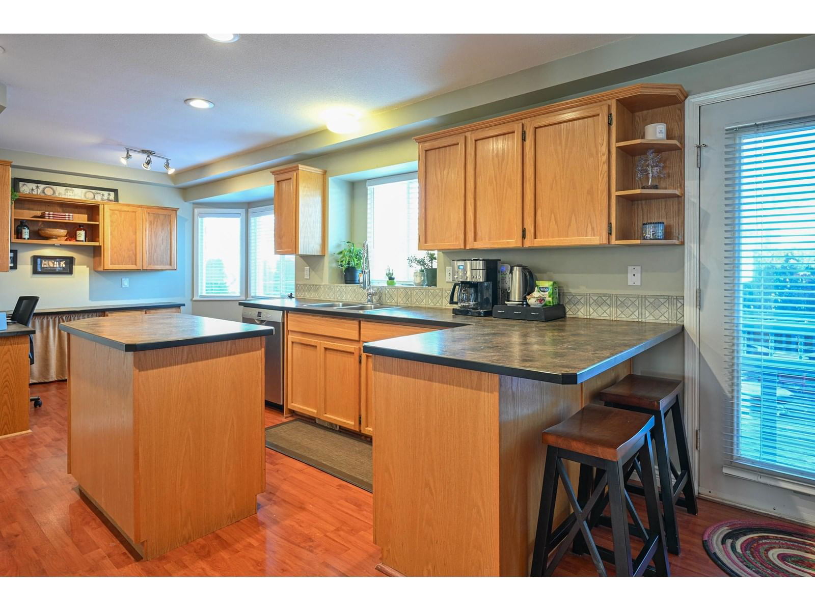 18863 64A Image 10