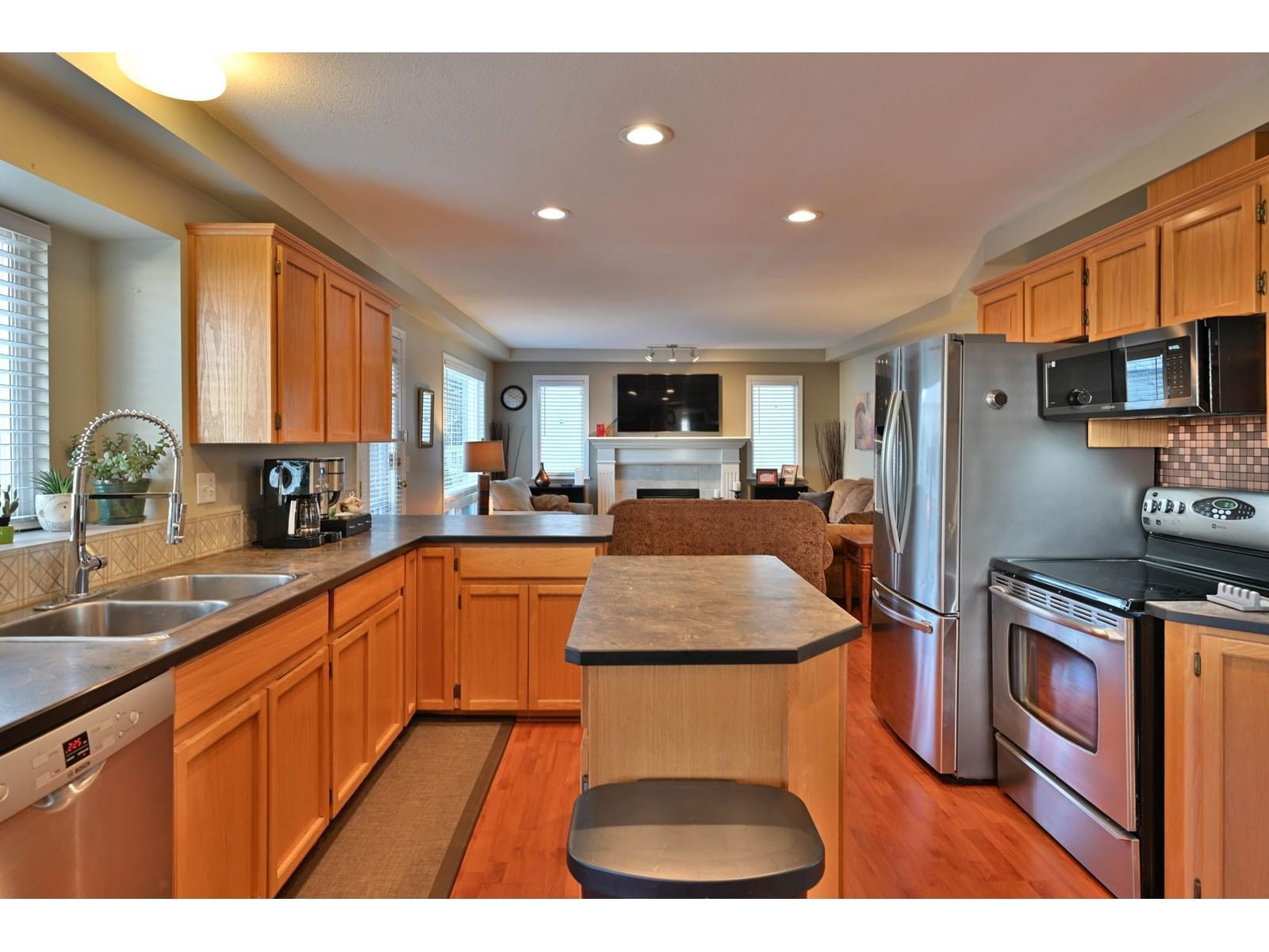 18863 64A Image 13