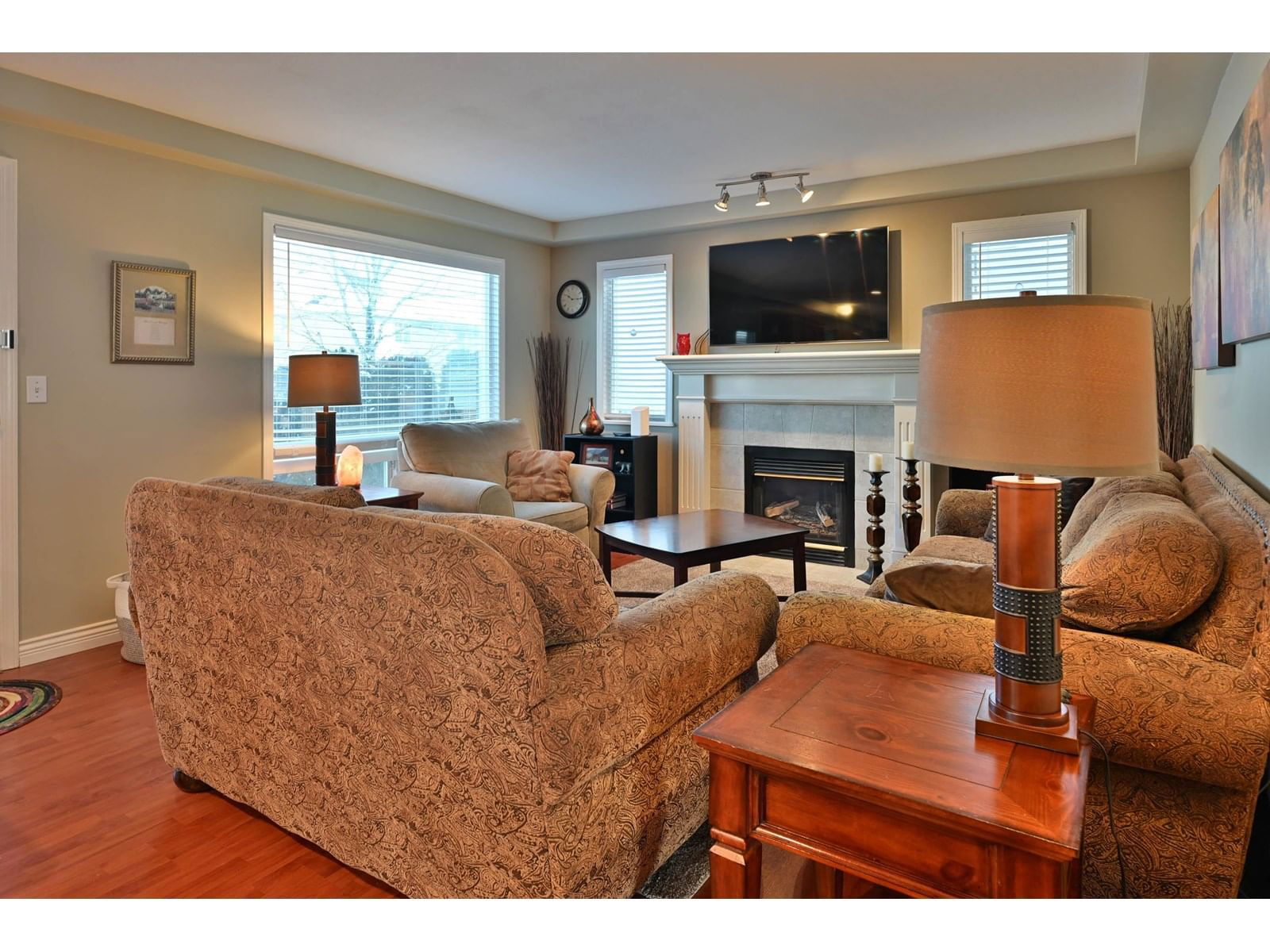 18863 64A Image 19