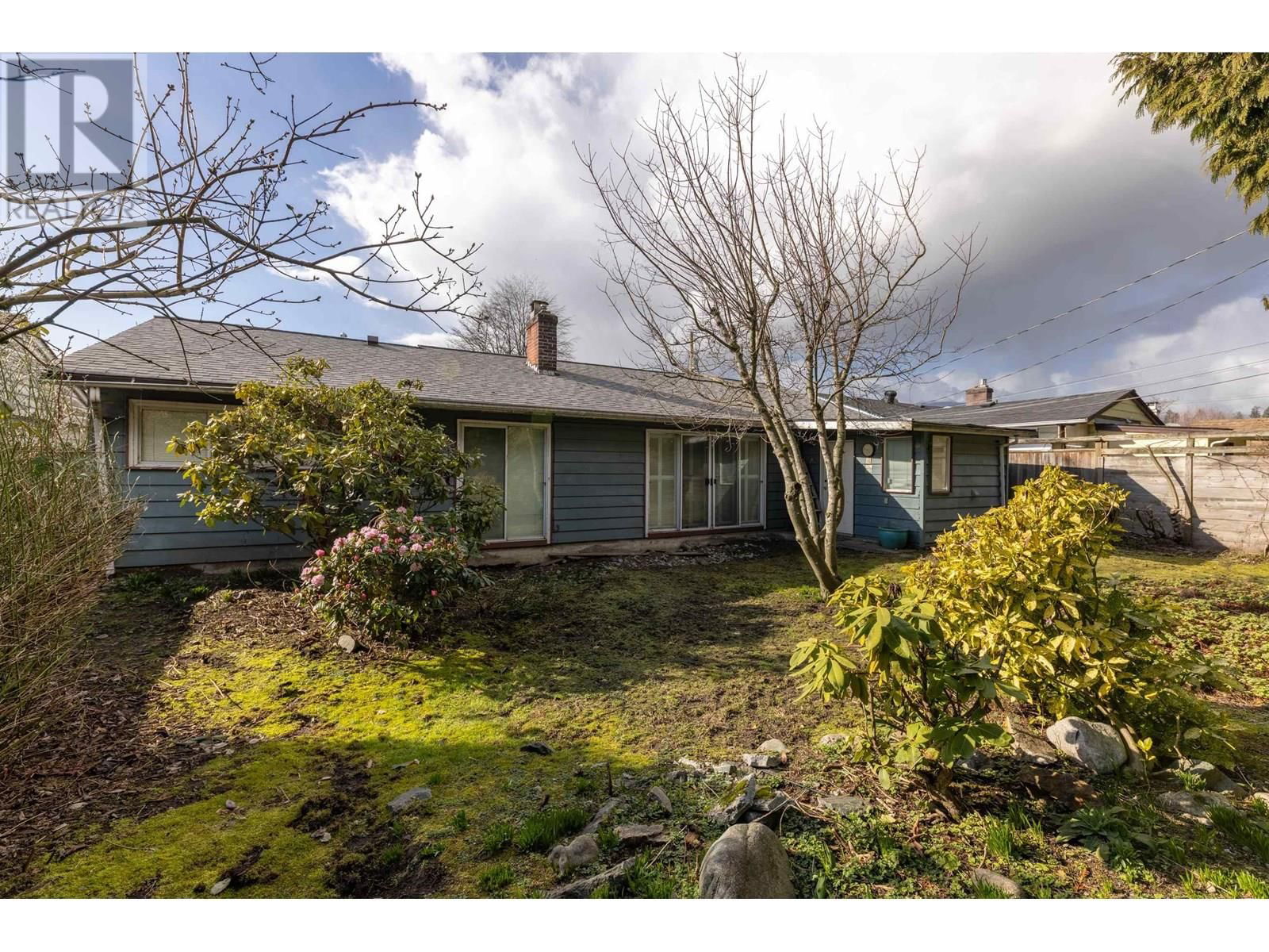 1202 PINEWOOD CRESCENT Image 4