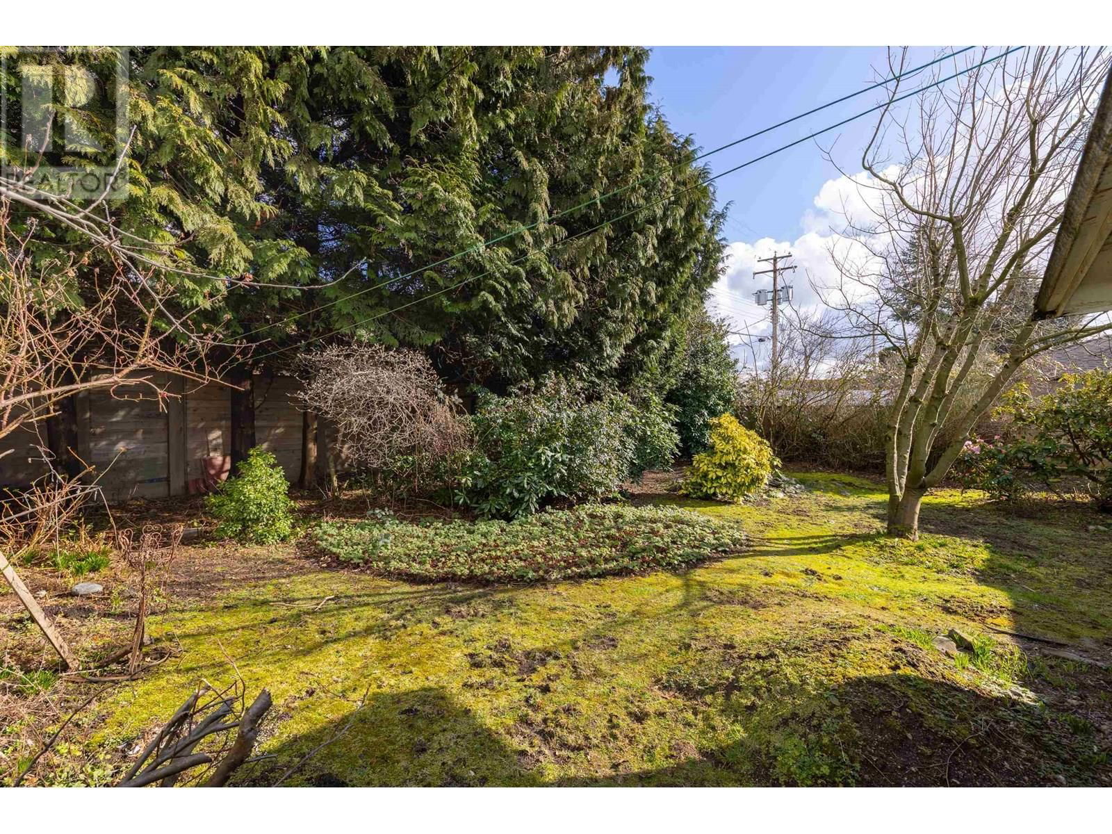 1202 PINEWOOD CRESCENT Image 7