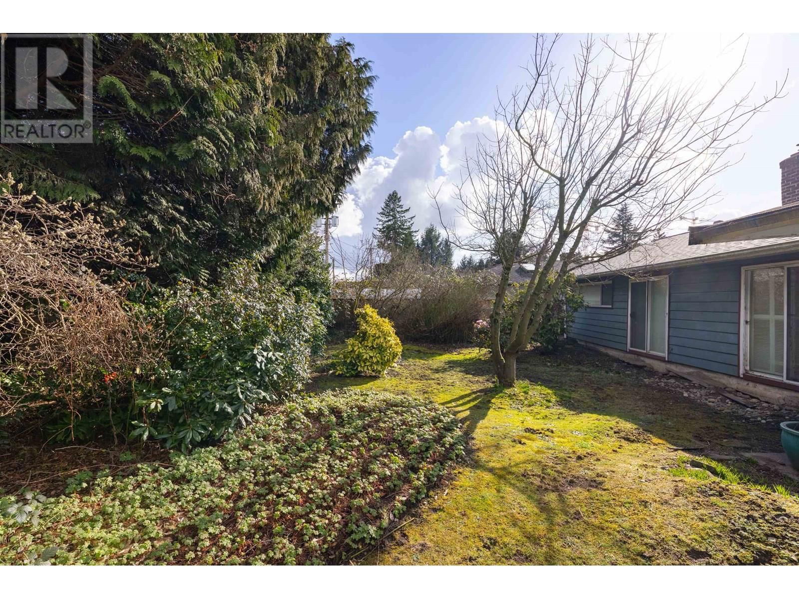 1202 PINEWOOD CRESCENT Image 8