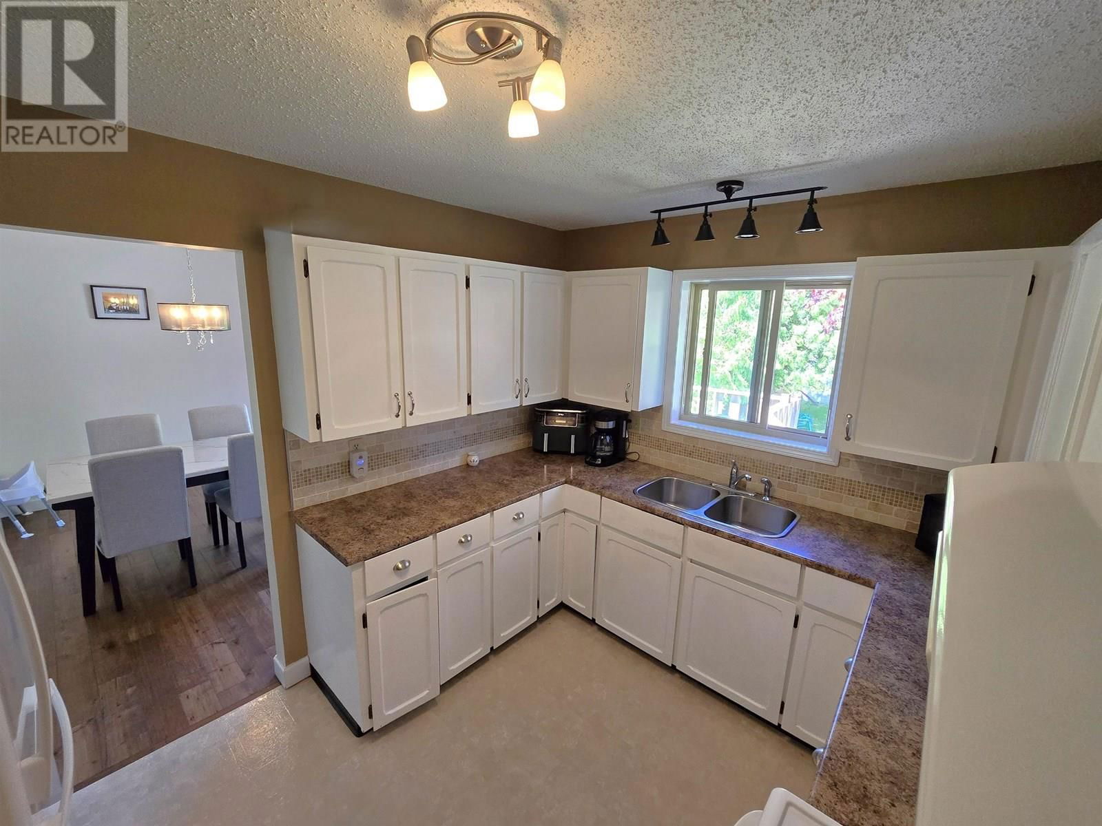 4934 AGAR AVENUE Image 12
