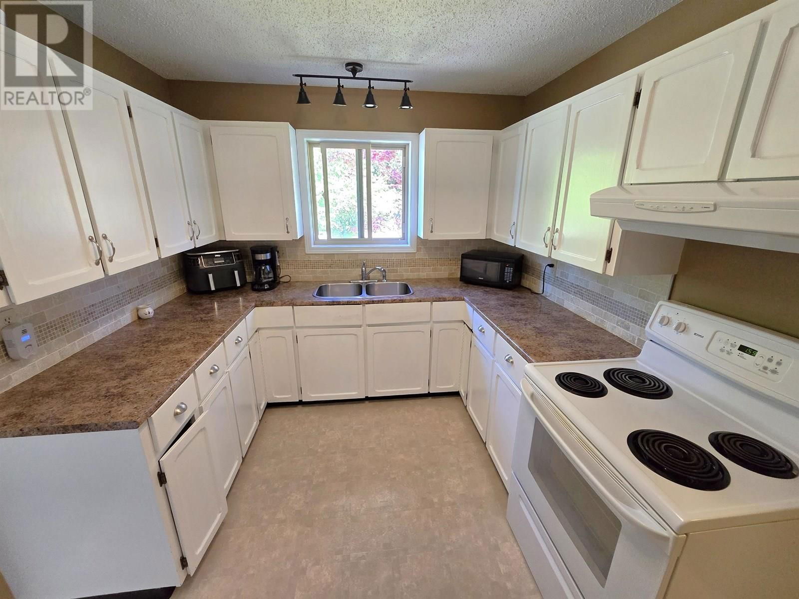 4934 AGAR AVENUE Image 13