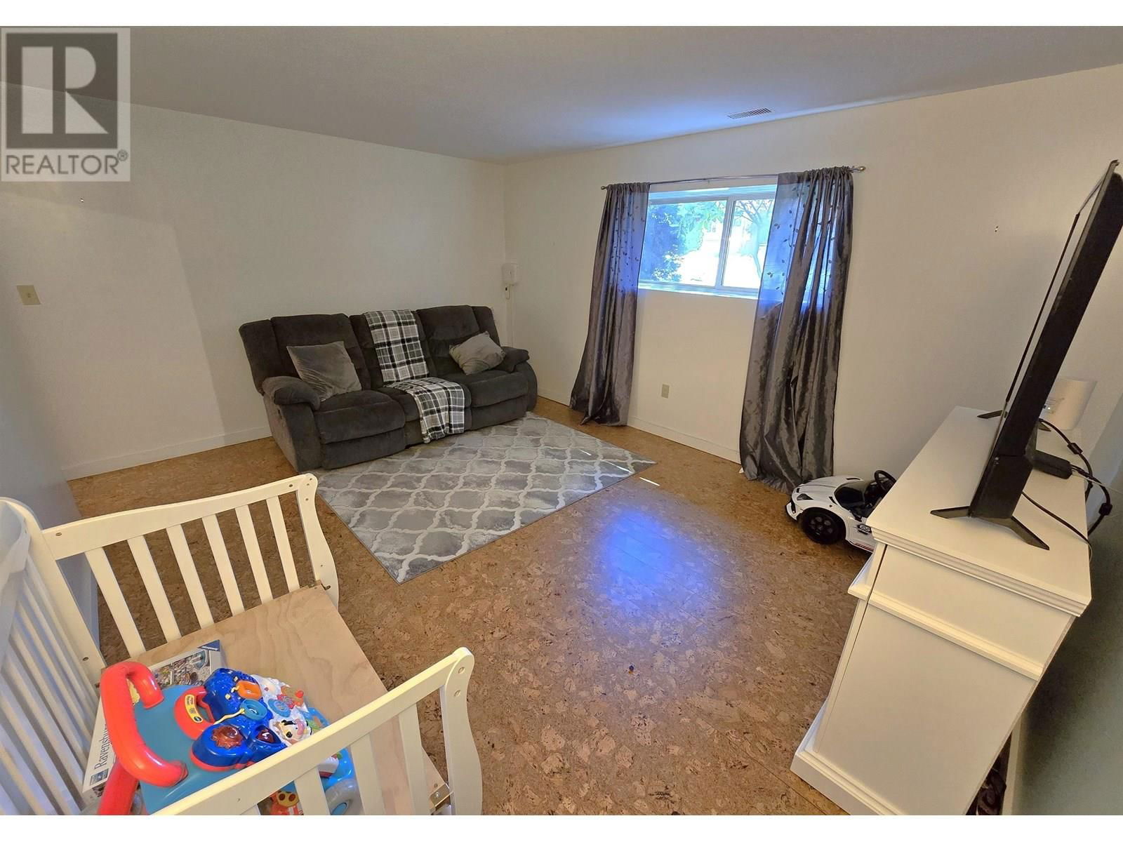 4934 AGAR AVENUE Image 23