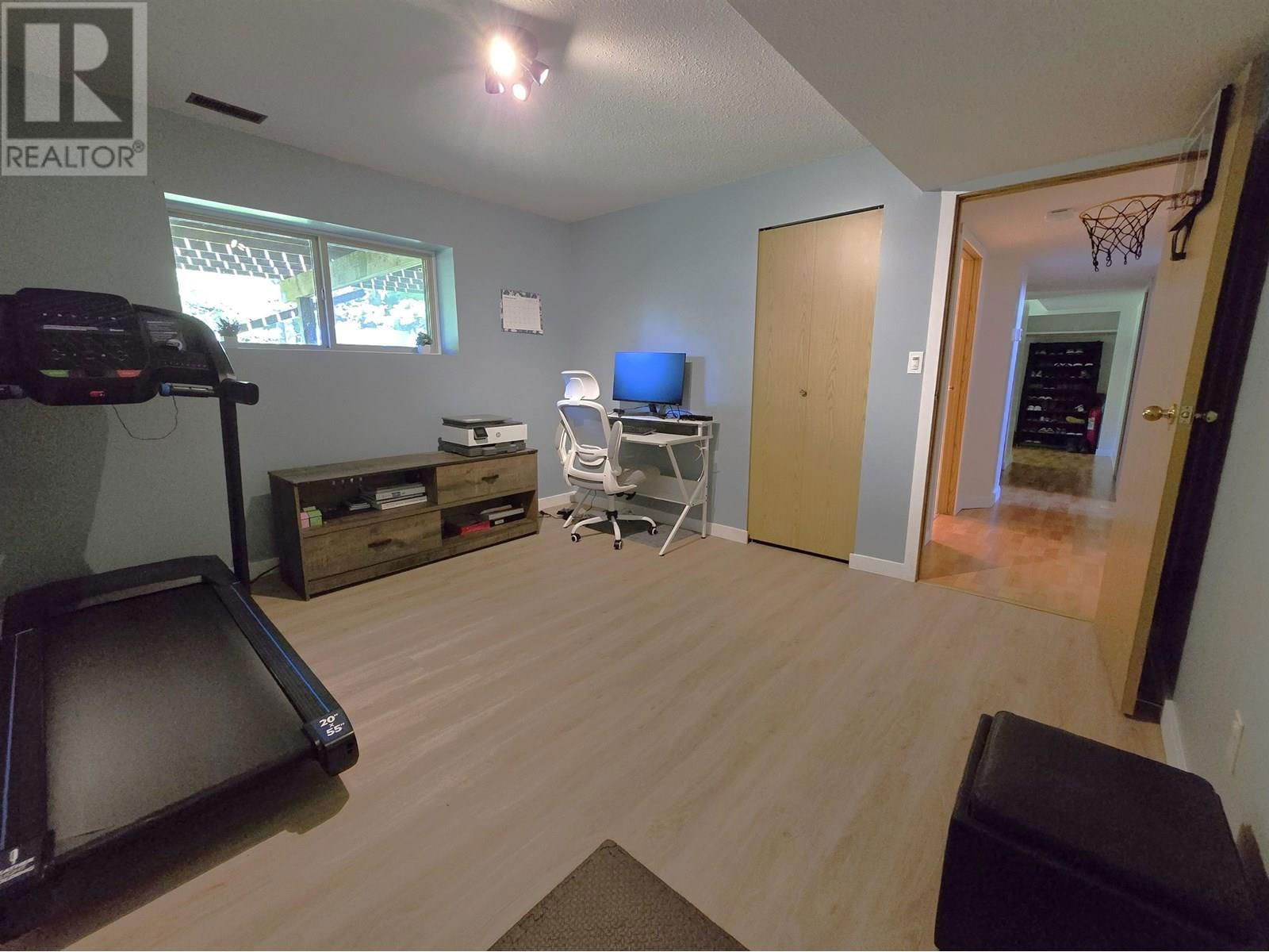 4934 AGAR AVENUE Image 24