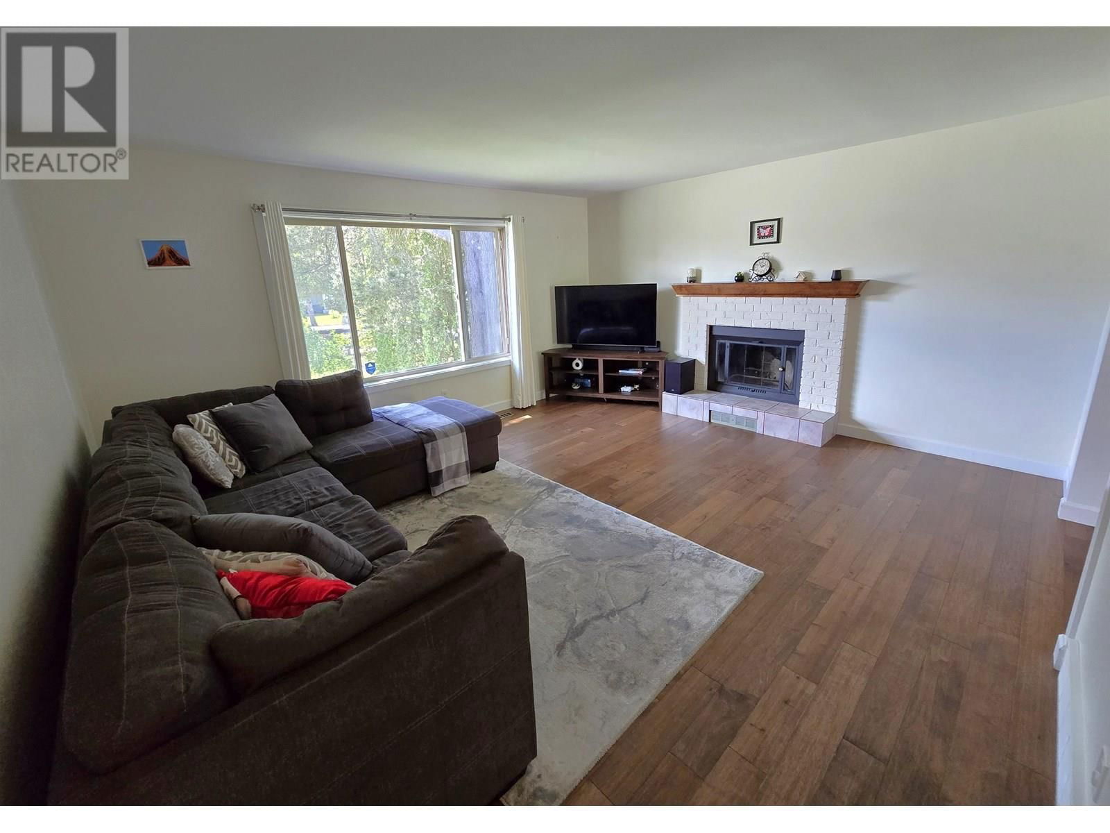 4934 AGAR AVENUE Image 8