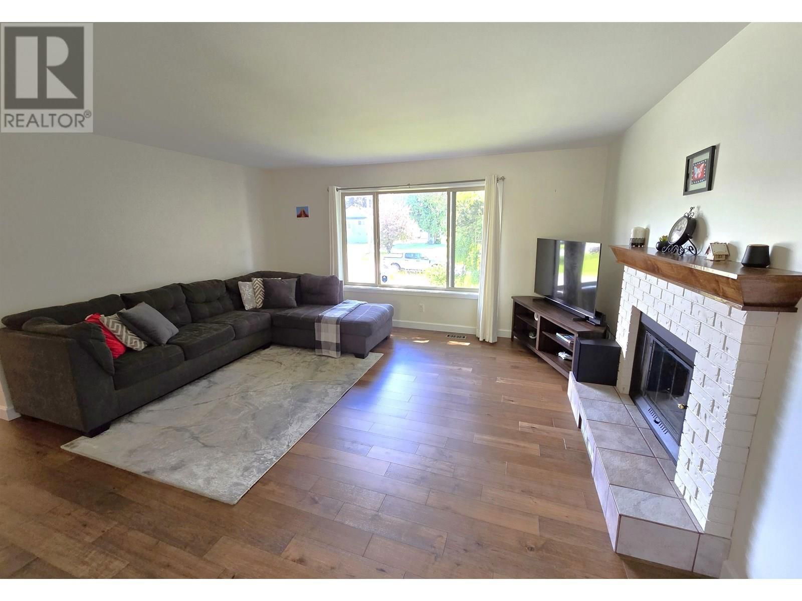 4934 AGAR AVENUE Image 9
