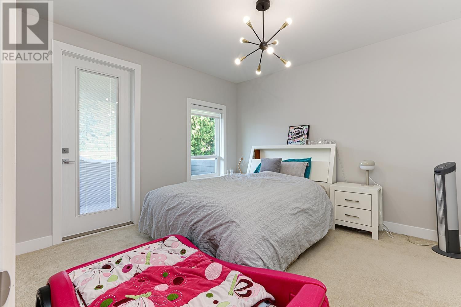 3399 DERBYSHIRE AVENUE Image 25