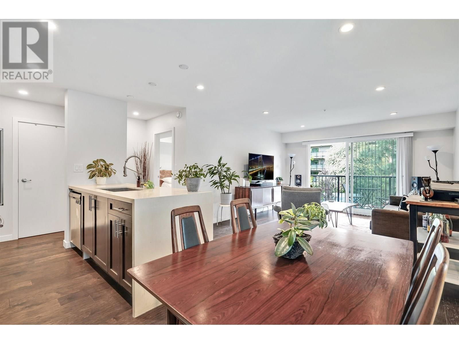 302 - 357 2ND STREET Image 1