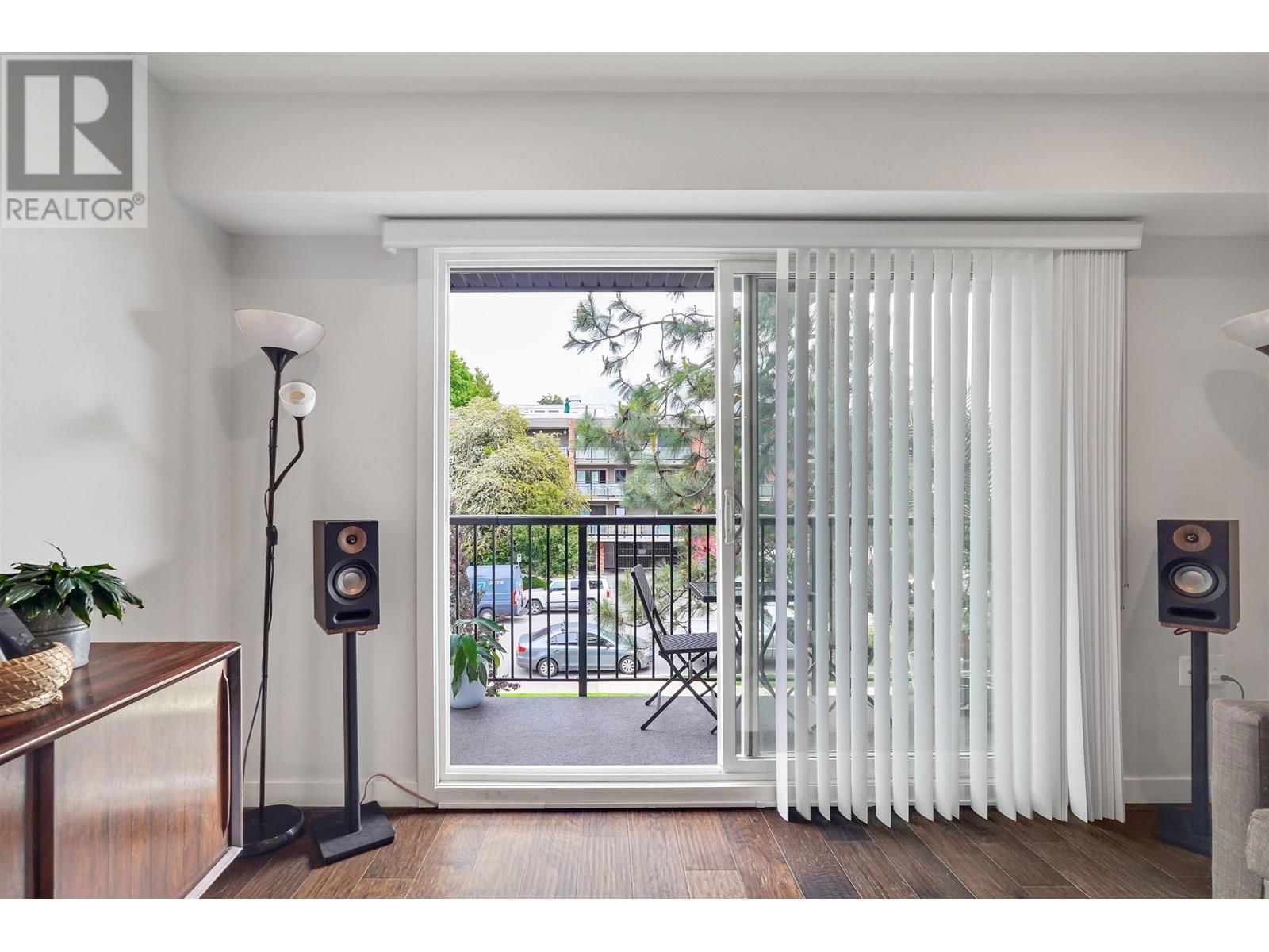 302 - 357 2ND STREET Image 13