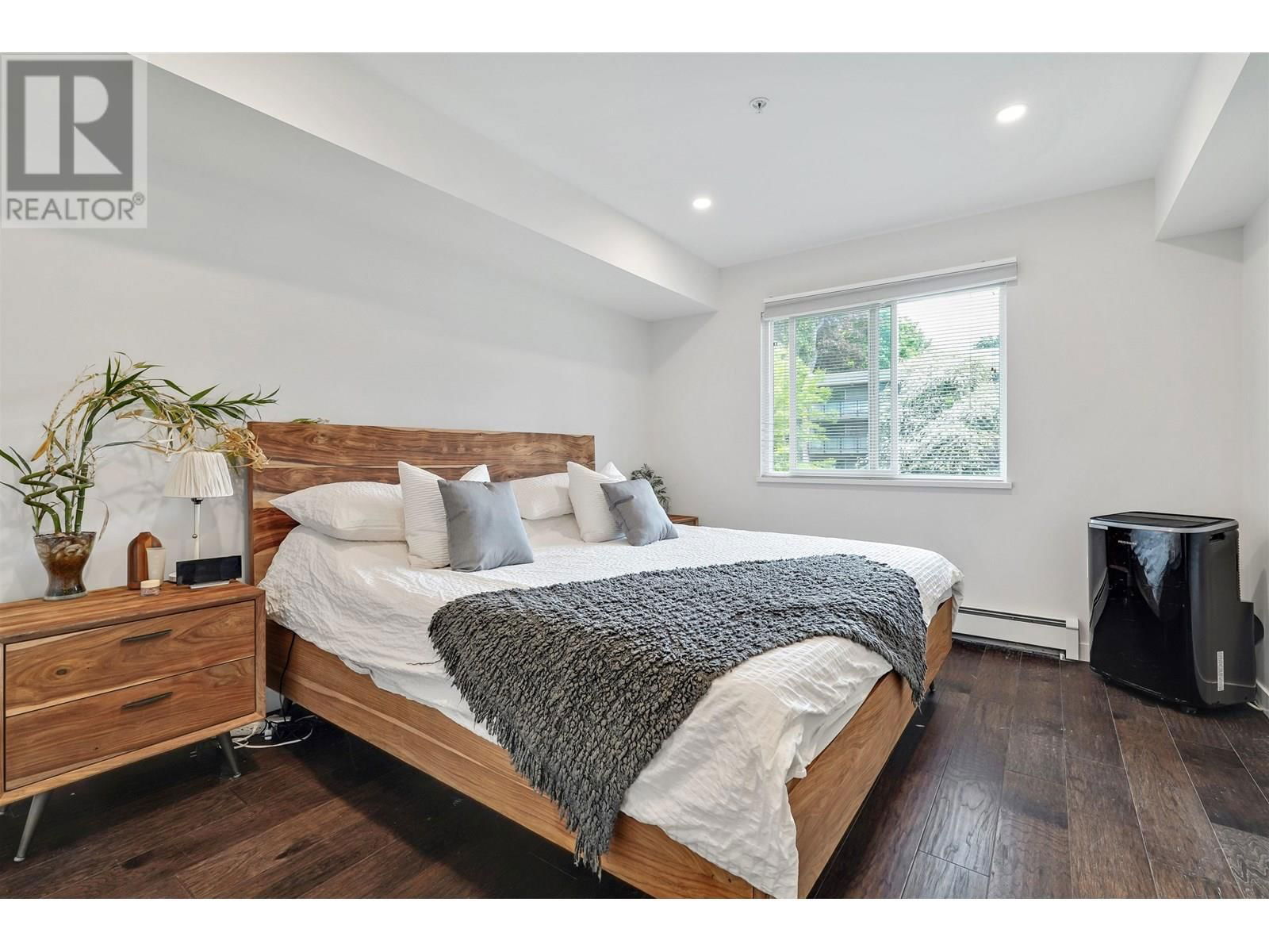 302 - 357 2ND STREET Image 15