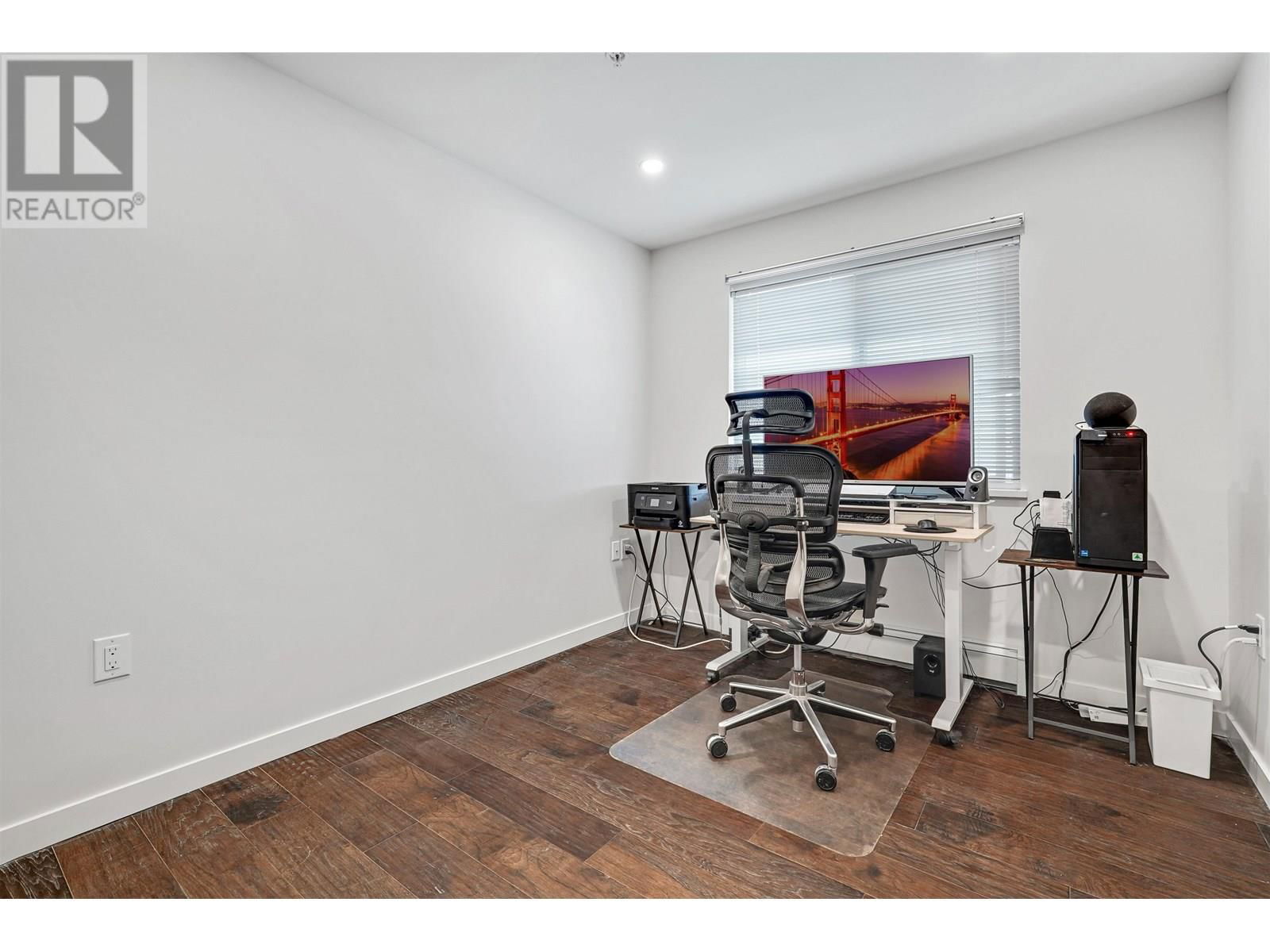 302 - 357 2ND STREET Image 16