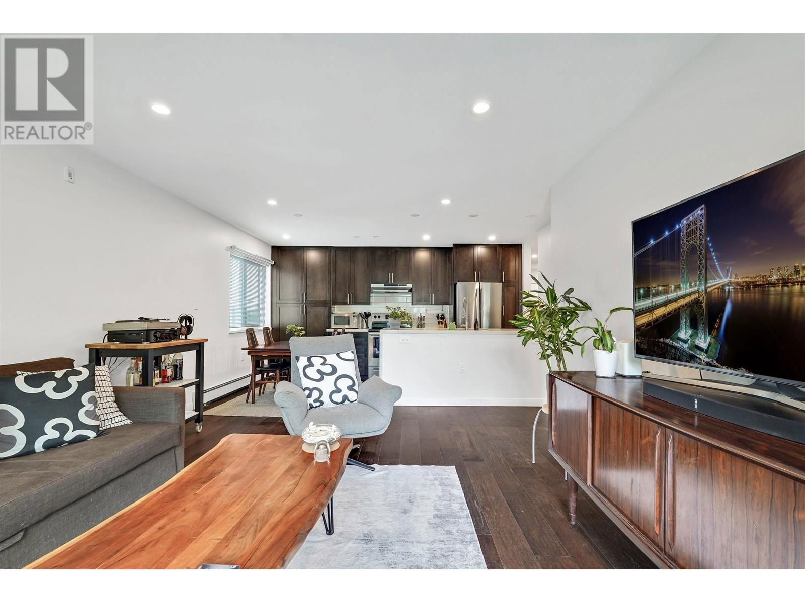 302 - 357 2ND STREET Image 9