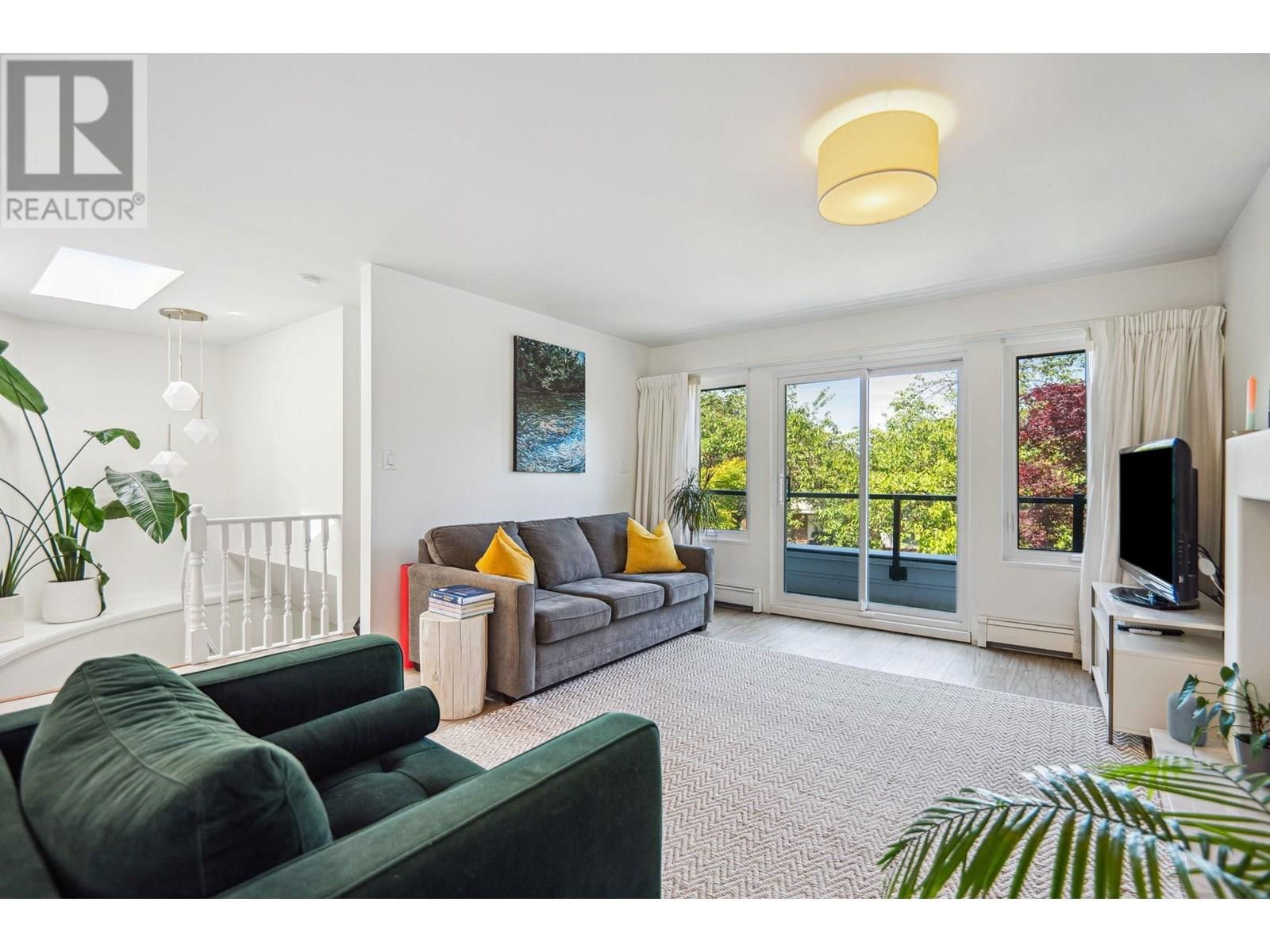 4334 ST. CATHERINES STREET Image 1