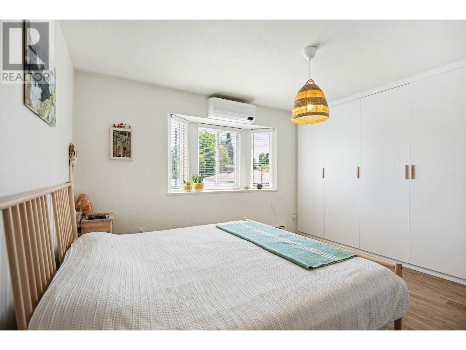 4334 ST. CATHERINES STREET Image 13