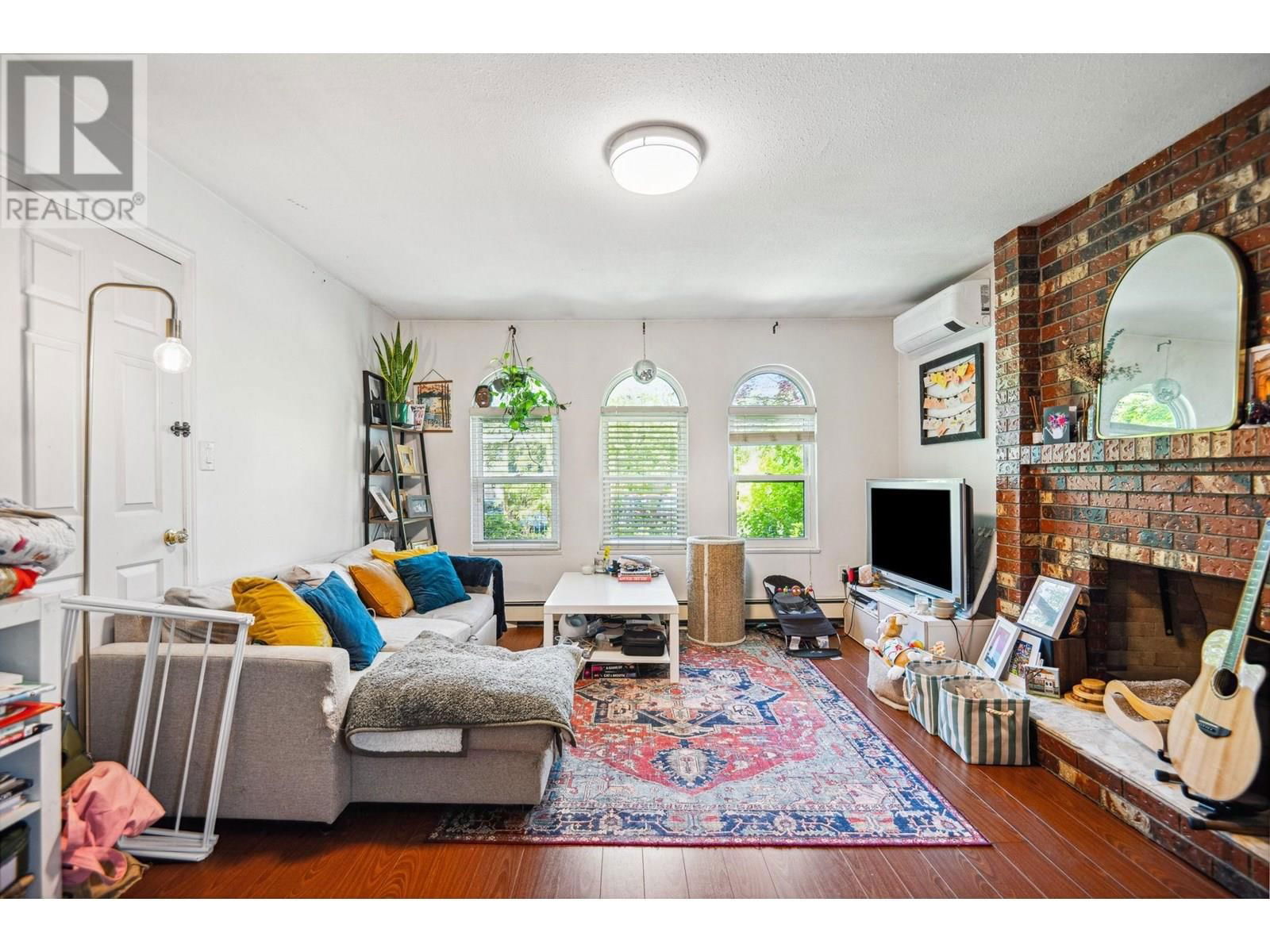 4334 ST. CATHERINES STREET Image 19