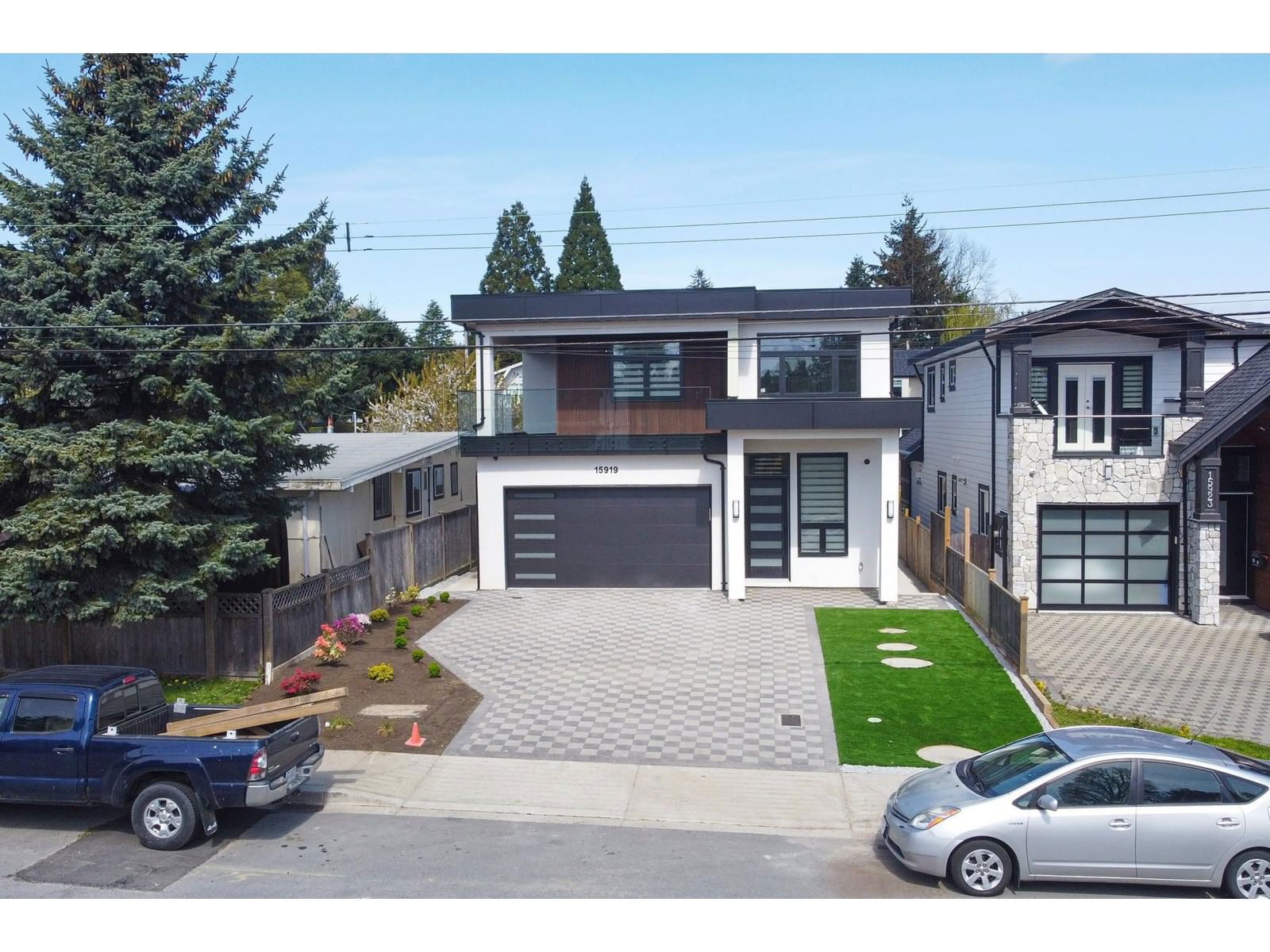 15919 RUSSELL Image 38
