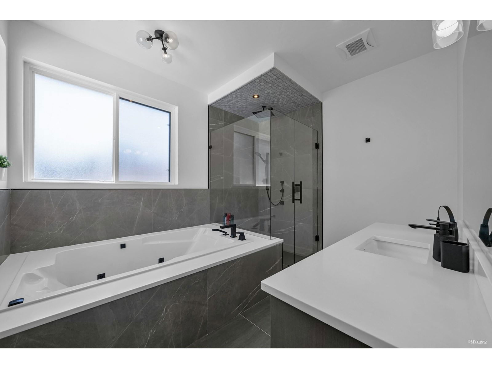 11344 RIVER Image 32