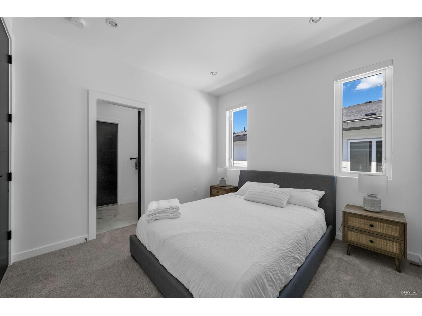 11344 RIVER Image 33