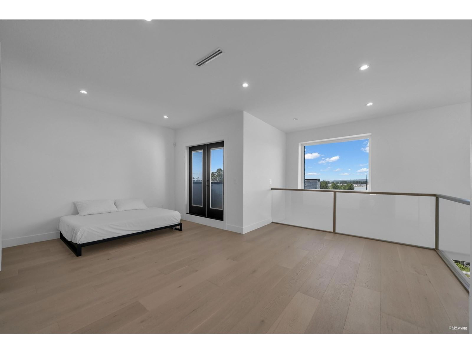 11344 RIVER Image 36