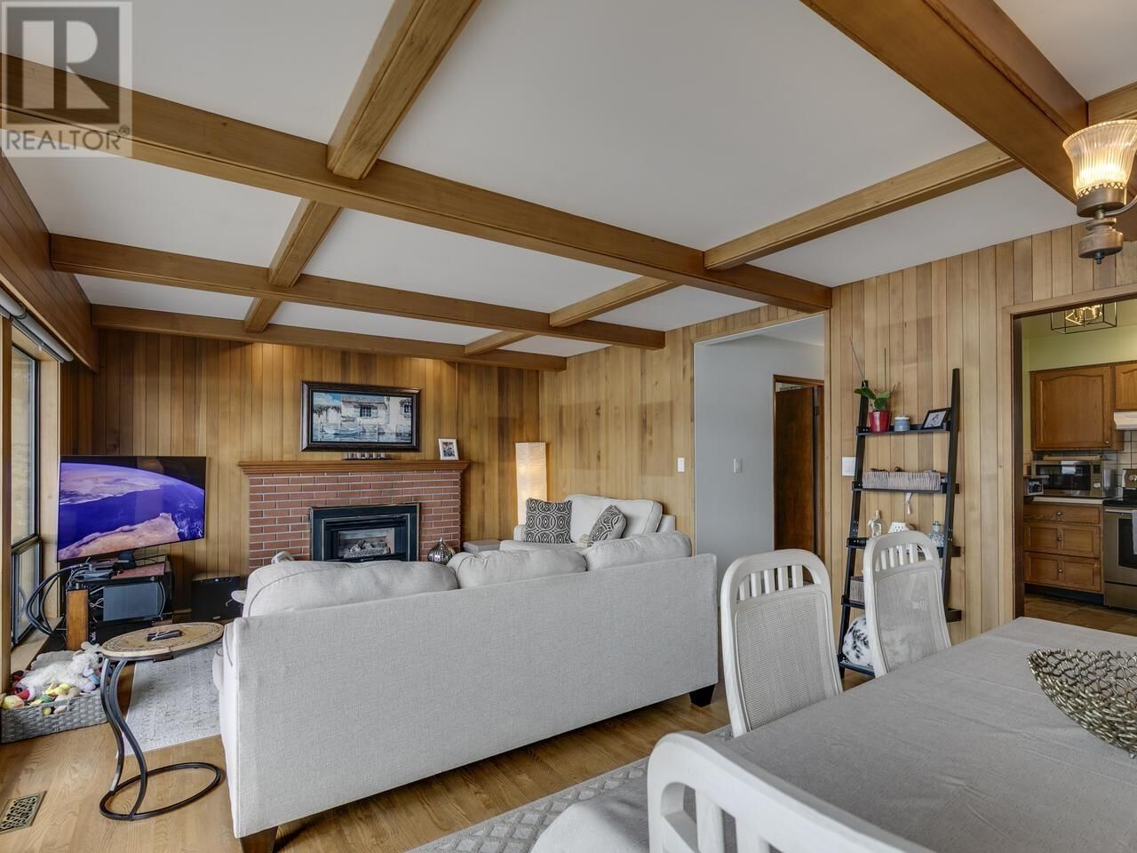 844 ALDERSIDE ROAD Image 12