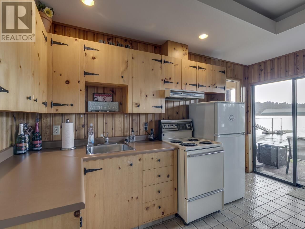 844 ALDERSIDE ROAD Image 24