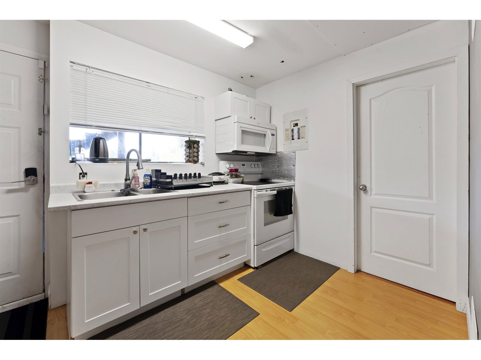 32572 FLEMING Image 21