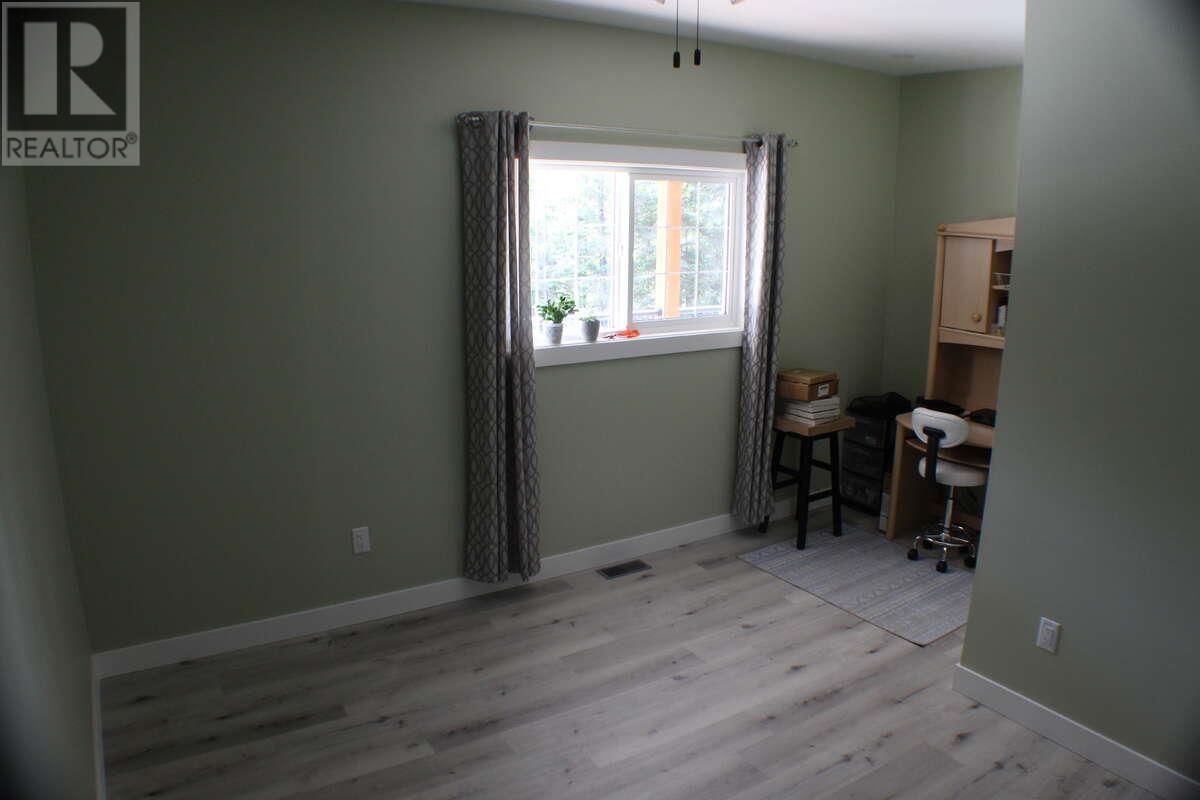 2865 ROSELAND AVENUE Image 27