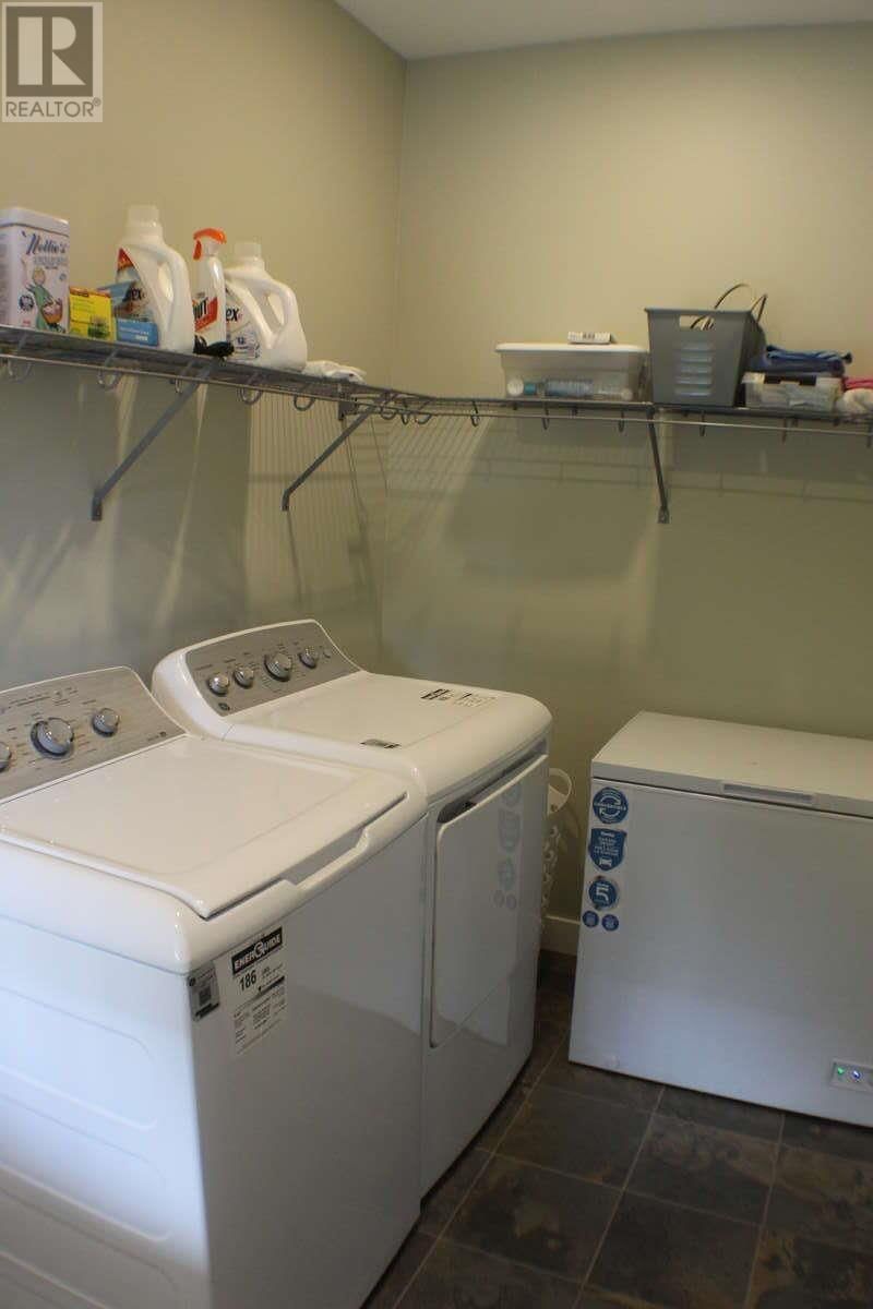 2865 ROSELAND AVENUE Image 30