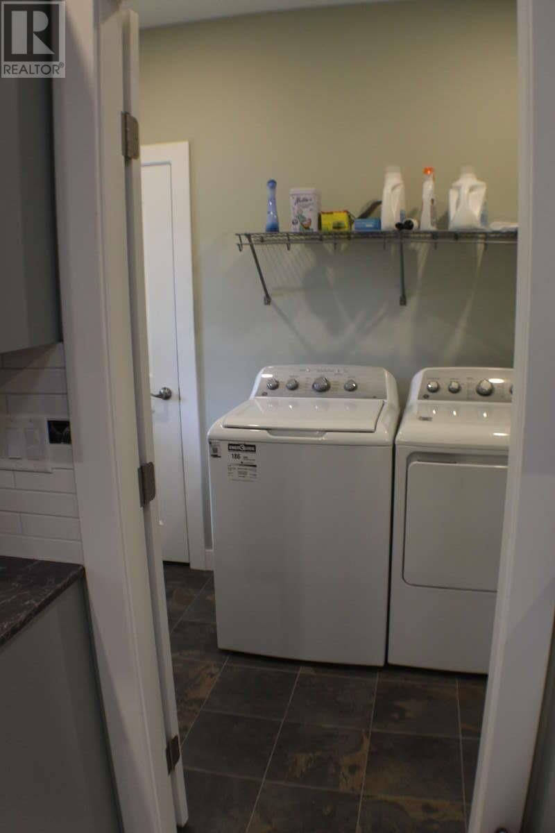 2865 ROSELAND AVENUE Image 31