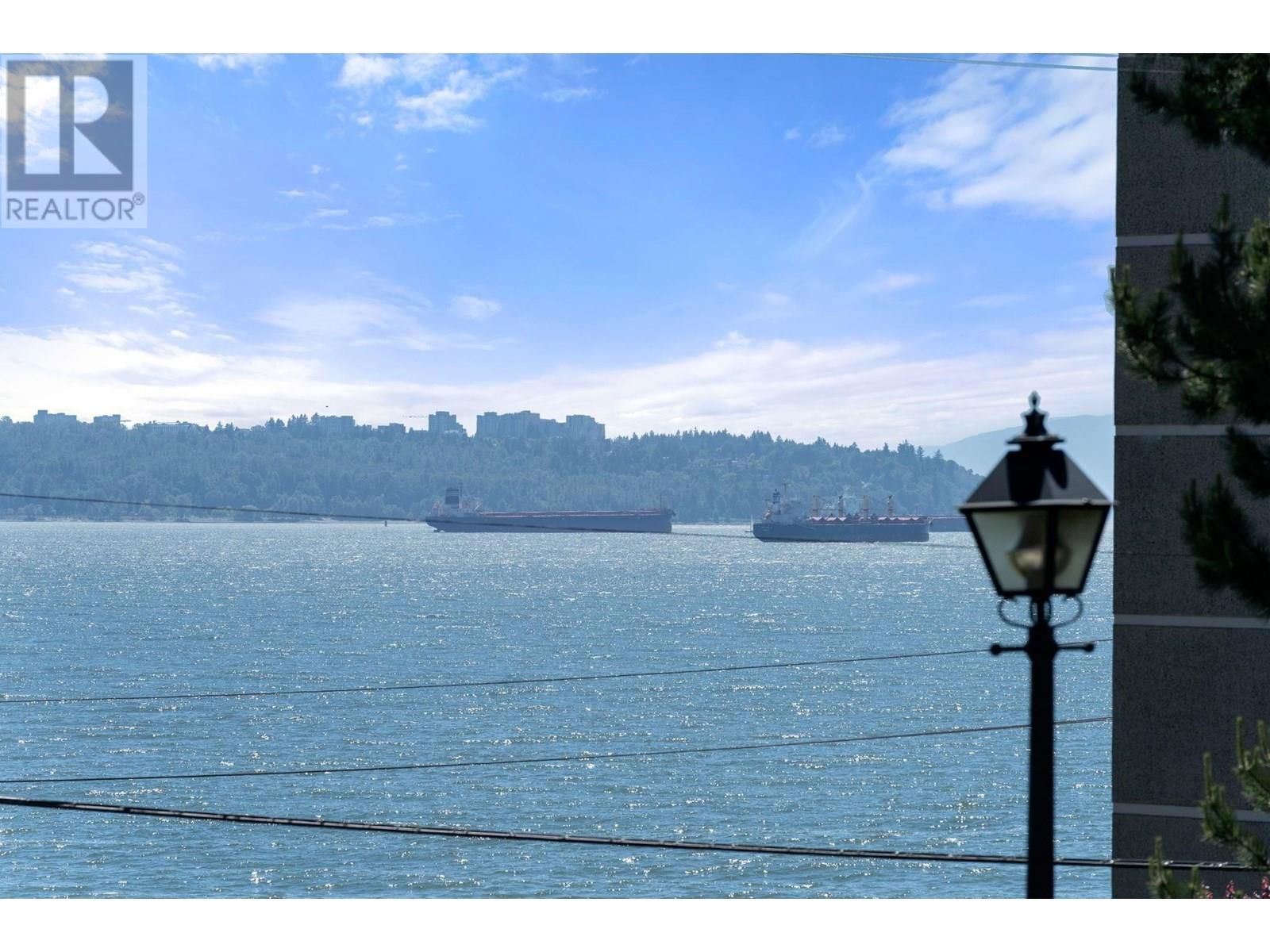 101 - 2202 MARINE DRIVE Image 32