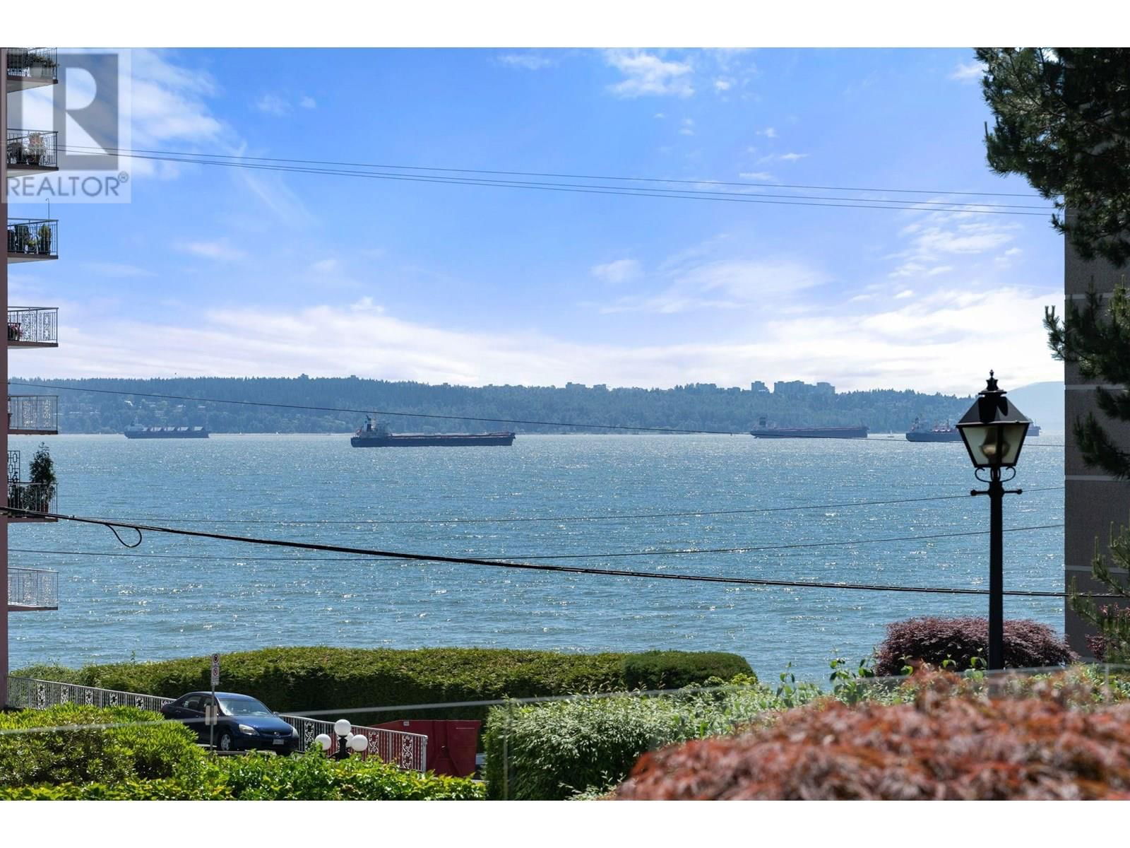 101 - 2202 MARINE DRIVE Image 33