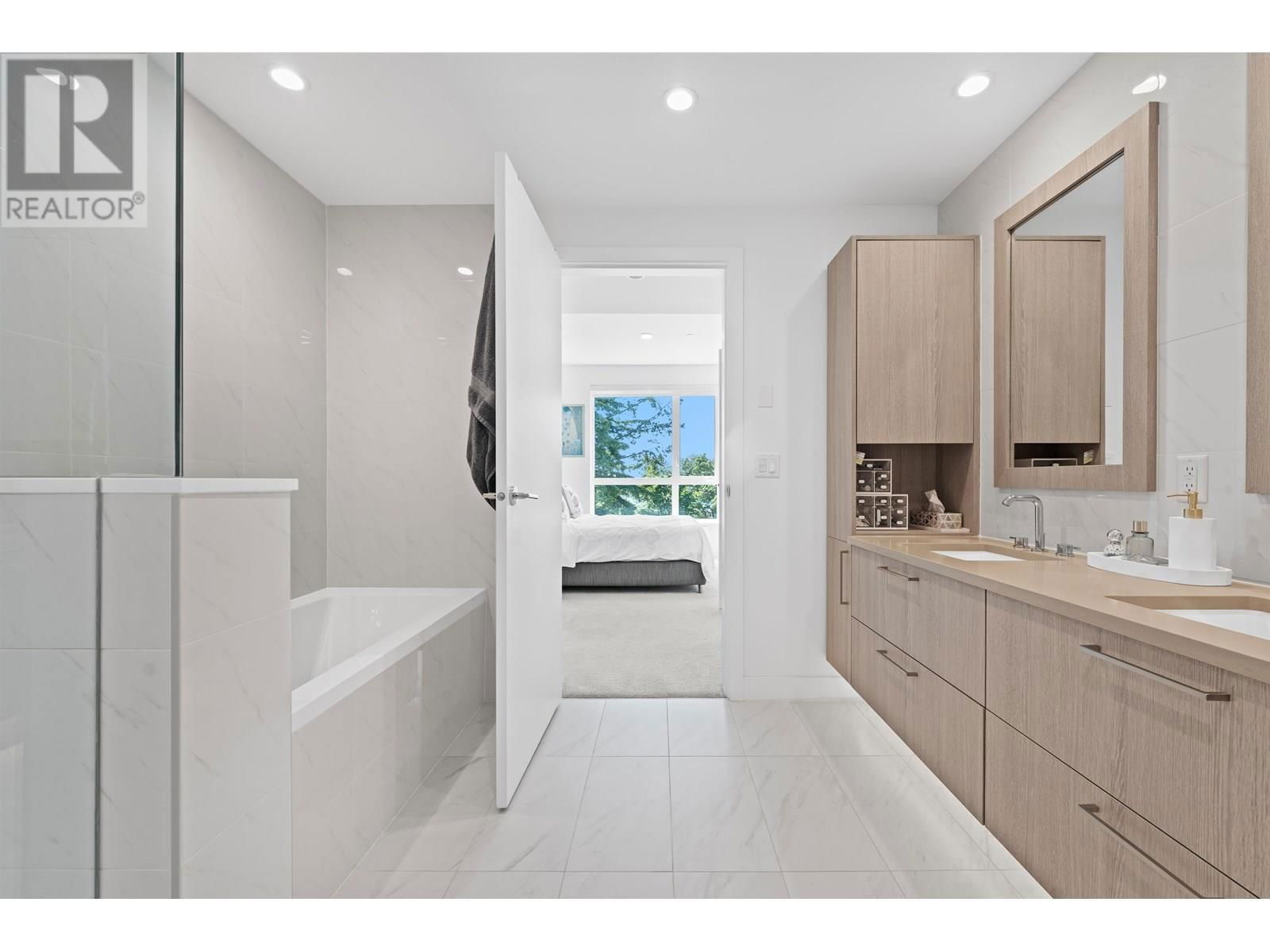 305 - 747 3RD STREET Image 22