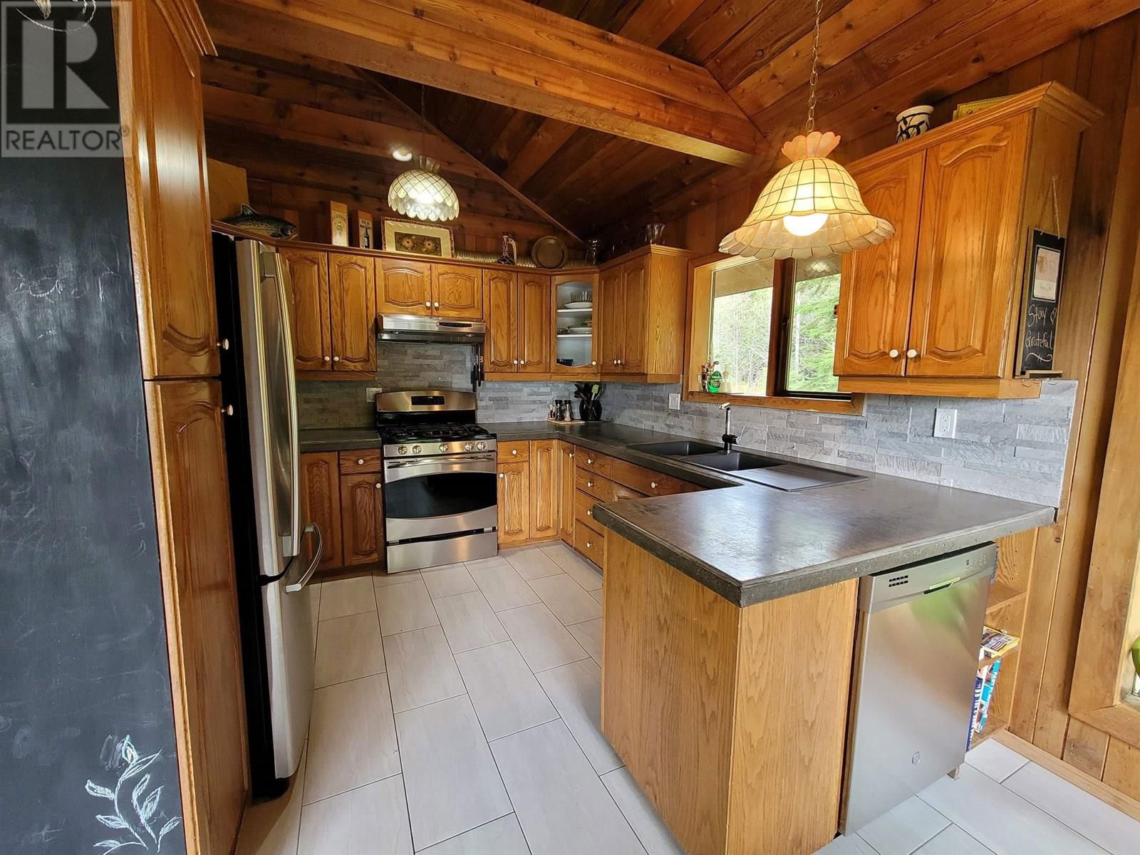 5289 DARCI AVENUE Image 10